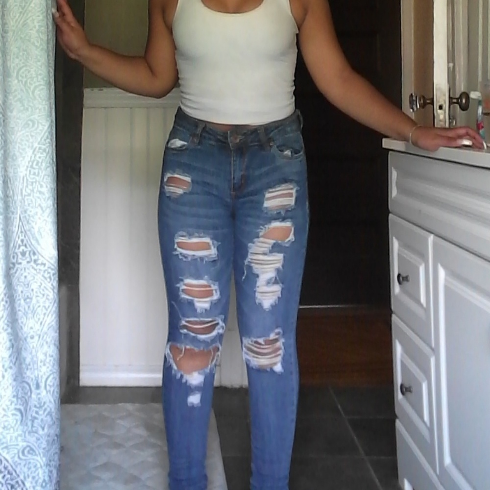 SUPER CUTE RIPPED DENIM JEANS